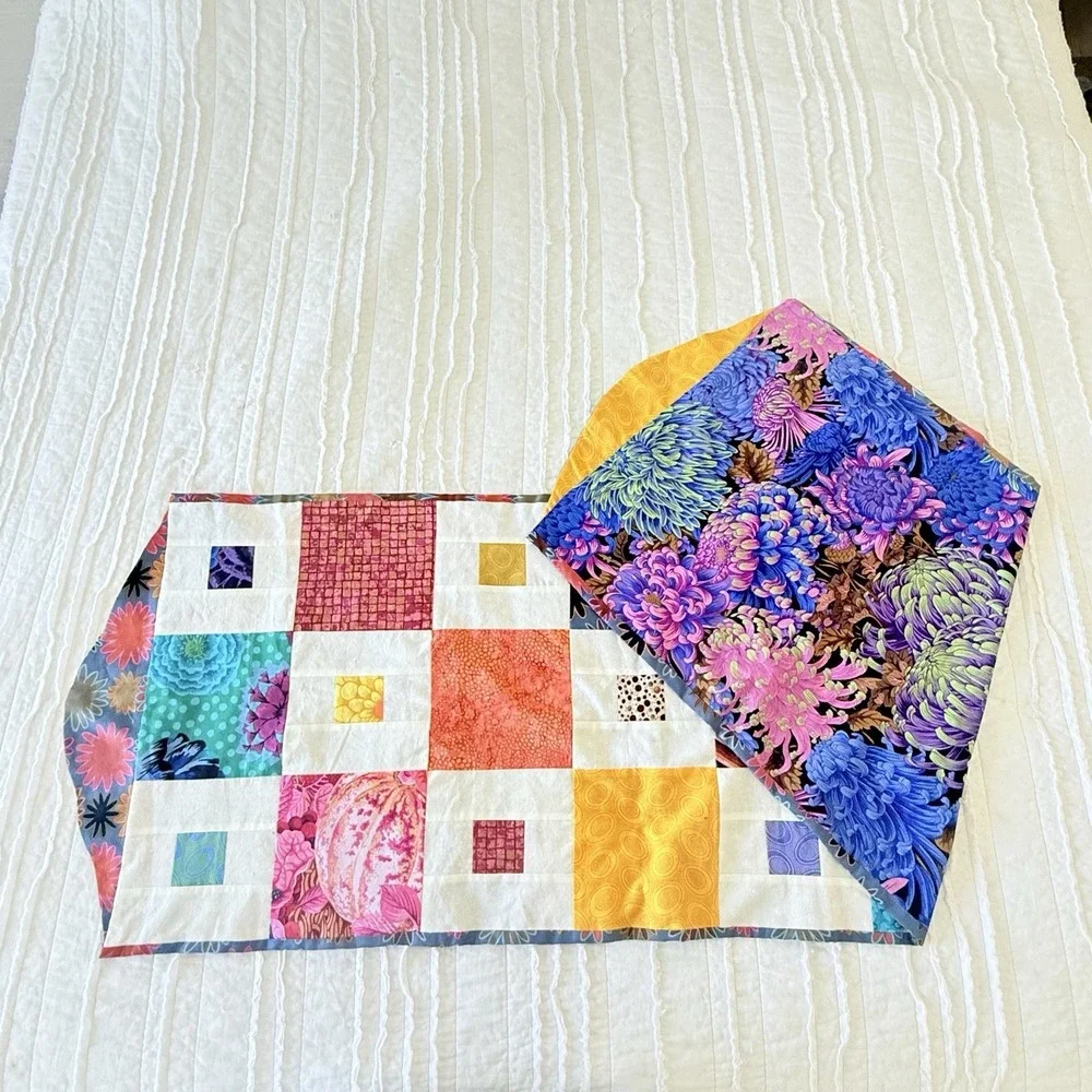 Hand‎ Made Quilted Table Runner Bright Festive Cottage Spring Hostess 18.5x60